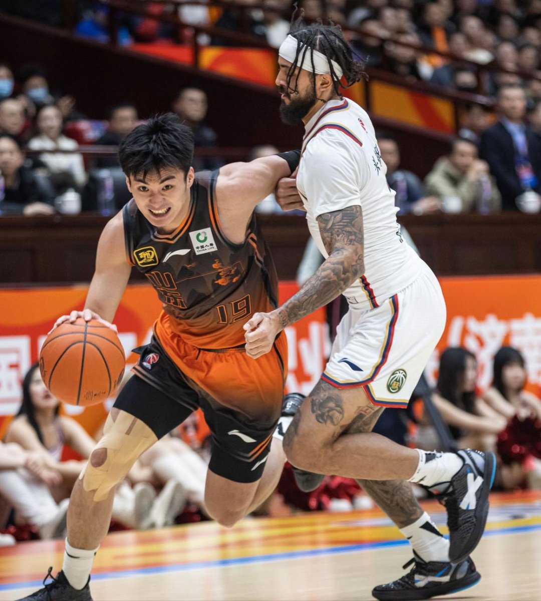 关于清晨CBA常规赛焦点战；新奥尔良鹈鹕临场应变；目标明确；医务组通报恢复的信息